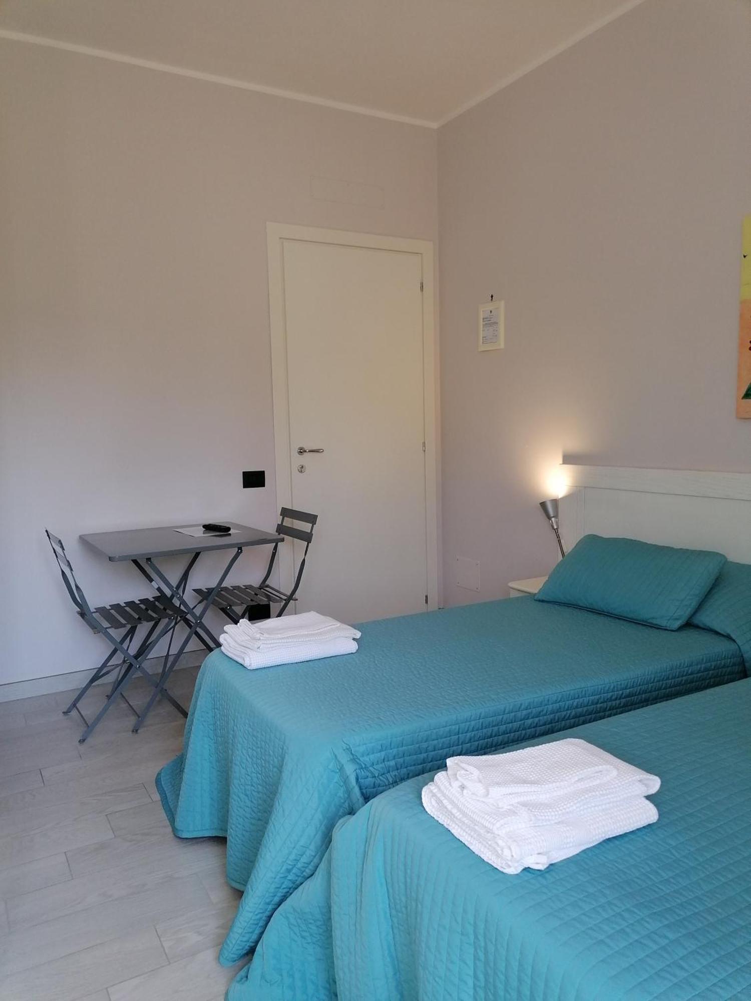 לינה וארוחת בוקר קמפובאסו Residenza Guglielmi מראה חיצוני תמונה